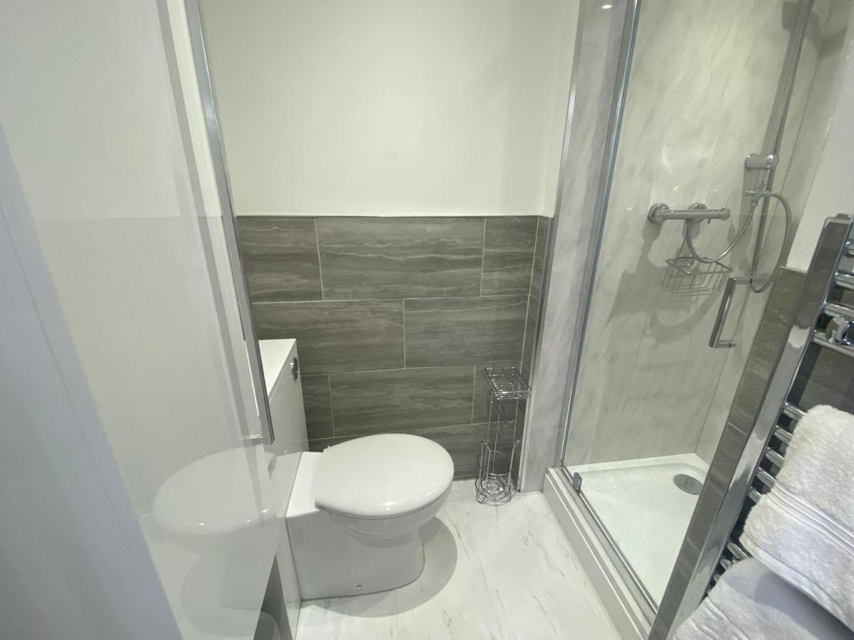 The Lily Pad Near Poole Dorset Self Contained Private Entrance And Free Parking Hotel Corfe Mullen Eksteriør billede